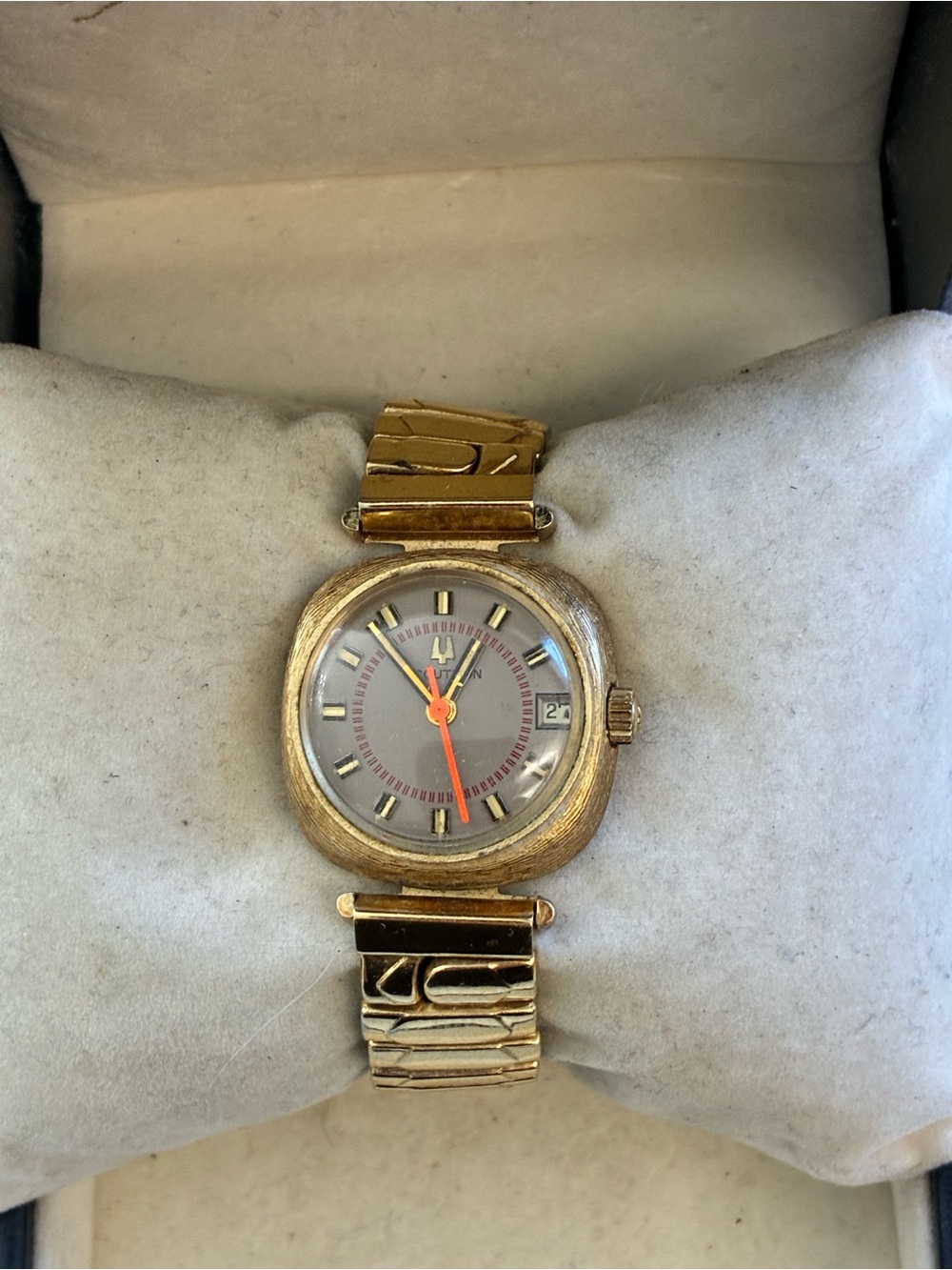 Vintage Bulova Accutron N2 Watch 10K Gold Filled 1972 New Battery Runs Great!